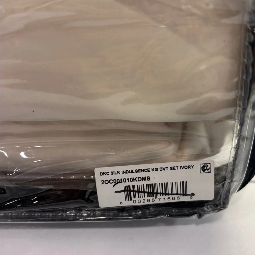 Donna Karan Silk Indulgence Duvet Cover 3 Pc Set